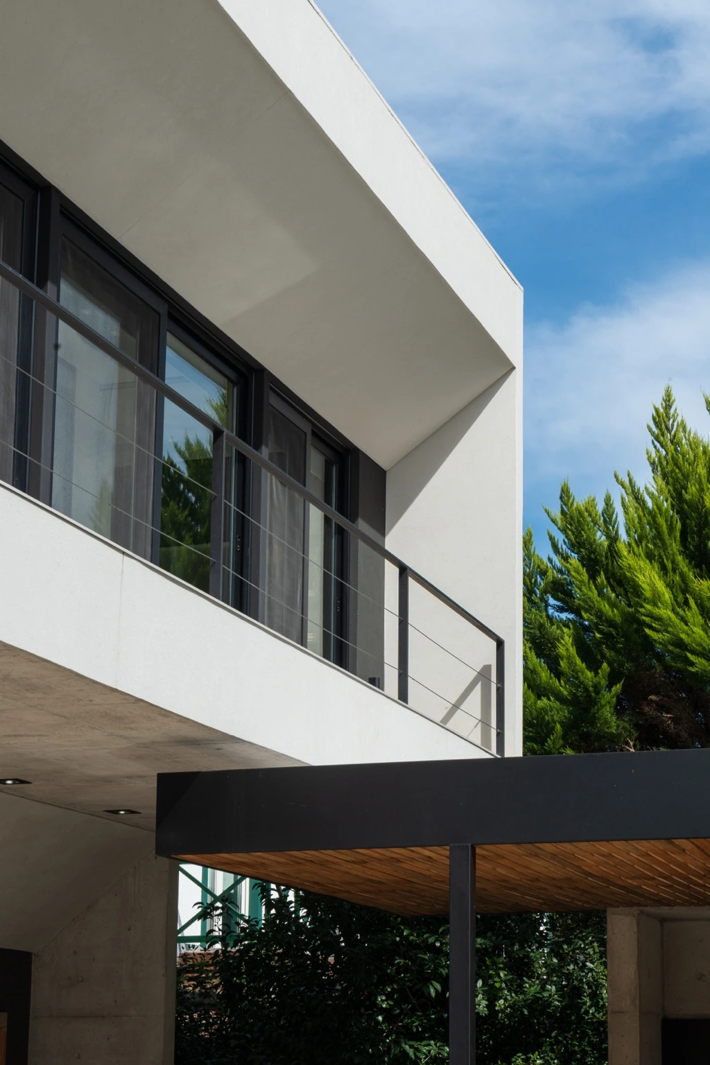 Casa Boat: volúmenes de fachada y carpinterías